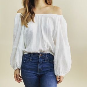Off the shoulder ballon sleeve corn gauze top